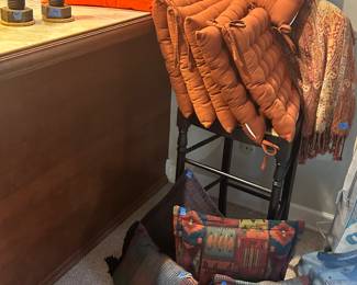 Seat cushions & pillows