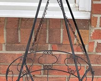 WROUGHT IRON HANGIN BASKET STAND