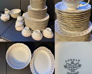 Lovely Fine China Japan Mary Jane 3828
4 pc place setting service for 10 plus
8 bowls, Serving Platter, Bowl. Cream/Sugar
