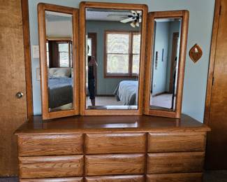 Oak Triple Dresser w/Trifold Mirror