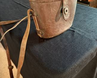Original US WWII Leather Binoculars Case for only
