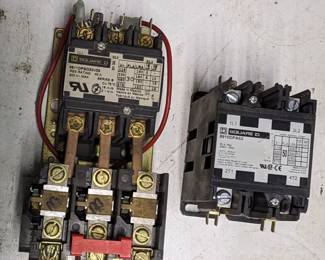 SQUARE D BREAKERS