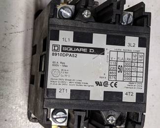 SQUARE D BREAKER