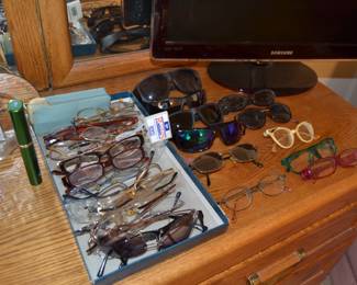 Eyeglasses