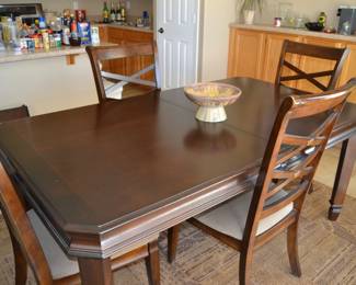 Dining Room Table & 4 Chairs with a Leaf