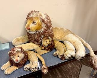 Large Steiff Lions