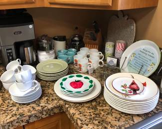 Holly Hobby Vintage Cups, Lots of Great Dinnerware 