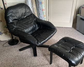 Mid Century Danish Modern Style Lounge Leather Lounge Chair with Ottoman