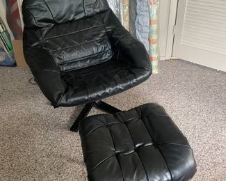 Mid Century Danish Modern Style Lounge Leather Lounge Chair with Ottoman