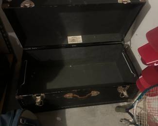 Black Trunk