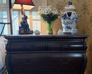 Bombe style chests
