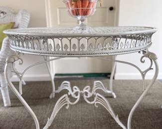 Metal provincial table