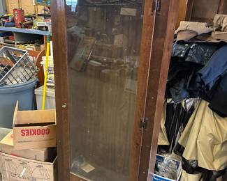 Gun cabinet