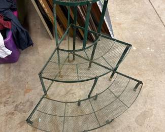 Metal corner rack