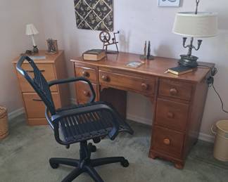 Kroehler Desk