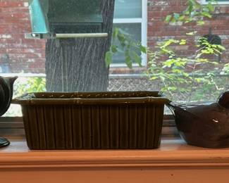 VINTAGE HALL, HAEGER POTTERY