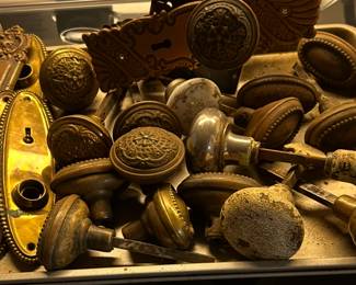 VINTAGE DOOR HARDWARE