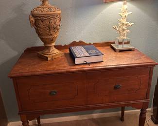 ANTIQUE SERVER