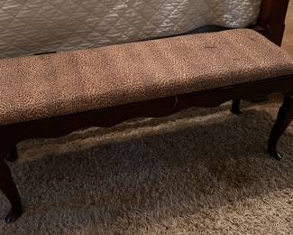 BED BENCH, NEEDS SOME REPAIR