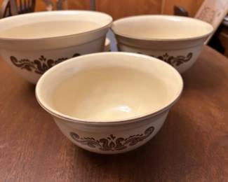 Pfaltzgraff Village Folk Art Pattern Tan & Brown Mixing Bowls