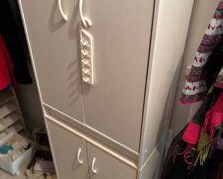 Storage cabinet