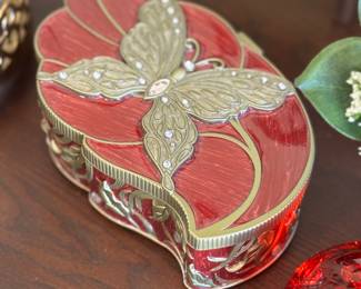 Butterfly trinket box