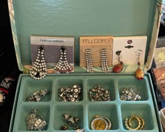 Jewelry, earrings