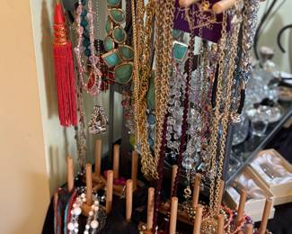 Jewelry, necklaces