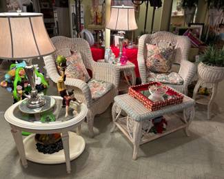Wicker indoor / outdoor living room set, matching lamps, end table