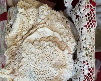 Lace doilies