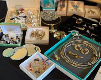 Jewelry, earrings, pins, brooches