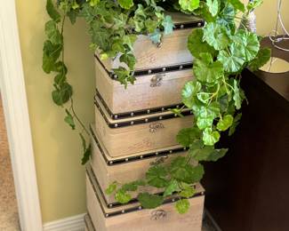 Nesting boxes