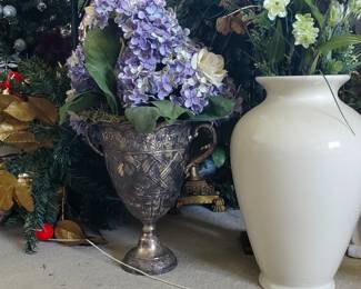 Artificial plants and Decorative/Antique Vases