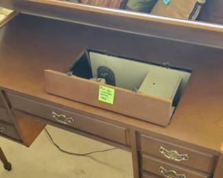 convertable desk/sewing table