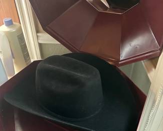 beaver felt black cowgirl hat, size 7 1/4, in carrying case box