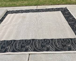 Outdoor rug