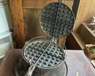 cast iron waffle maker