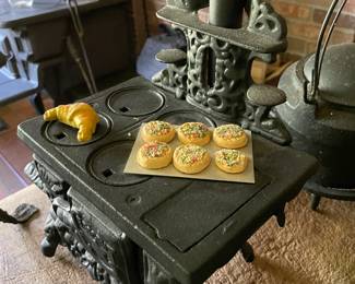 Mini cast iron stove