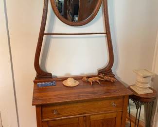 Dresser/vanity