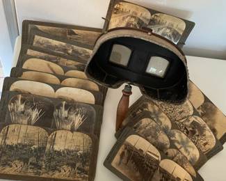 Stereoscope with picture cards
