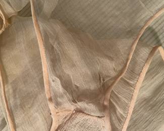 damage to flapper style dress