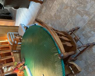 Table with 4 chairs