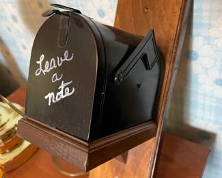 Mini play mailbox