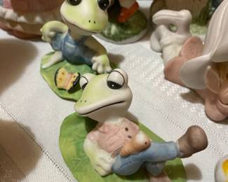 Figurines