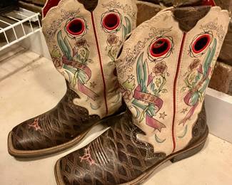 Arait Western Wear boots