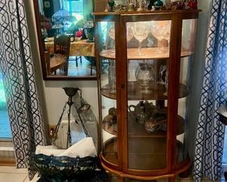 Curio with light