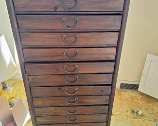 18 Drawer Chest