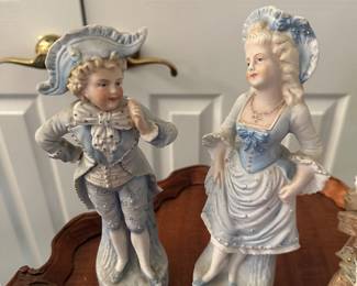 Vintage figurines, matching couple 