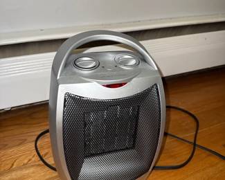 AIWA 1500-Watt 10.2 in Electric Oscillating Room Ceramic Heater with Handle
