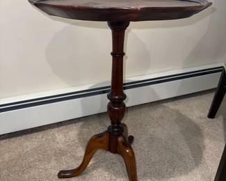 George III Mahogany Tilt Table